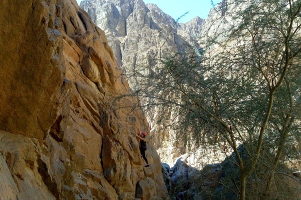 rock-climbing-wadi-gnai-d31